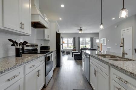 New Build 5 Min To Broadway Sleeps 10 Villa Nashville Luaran gambar