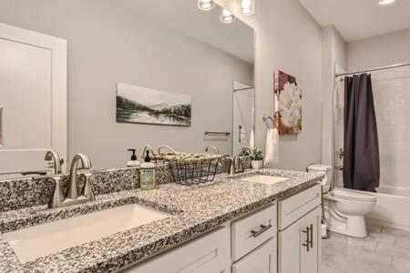 New Build 5 Min To Broadway Sleeps 10 Villa Nashville Luaran gambar